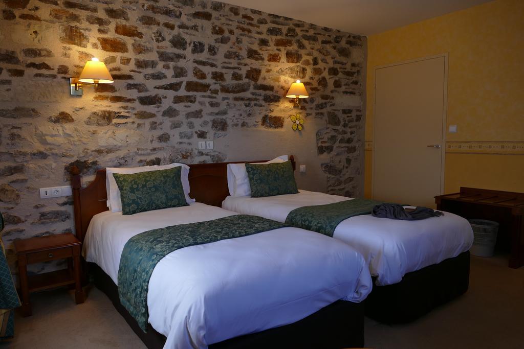 Logis Hotels Le Champalud Restaurant La Citadelle Oree-d'Anjou 객실 사진