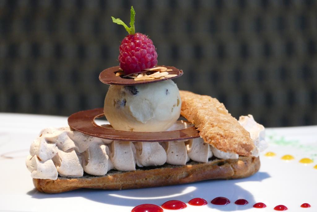 Logis Hotels Le Champalud Restaurant La Citadelle Oree-d'Anjou 외부 사진