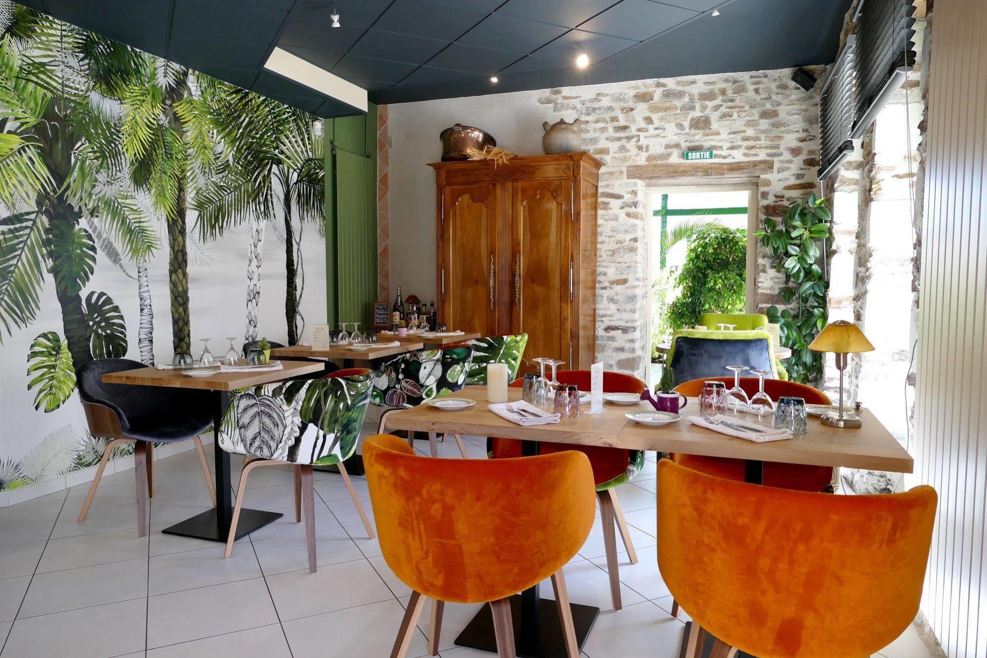Logis Hotels Le Champalud Restaurant La Citadelle Oree-d'Anjou 외부 사진
