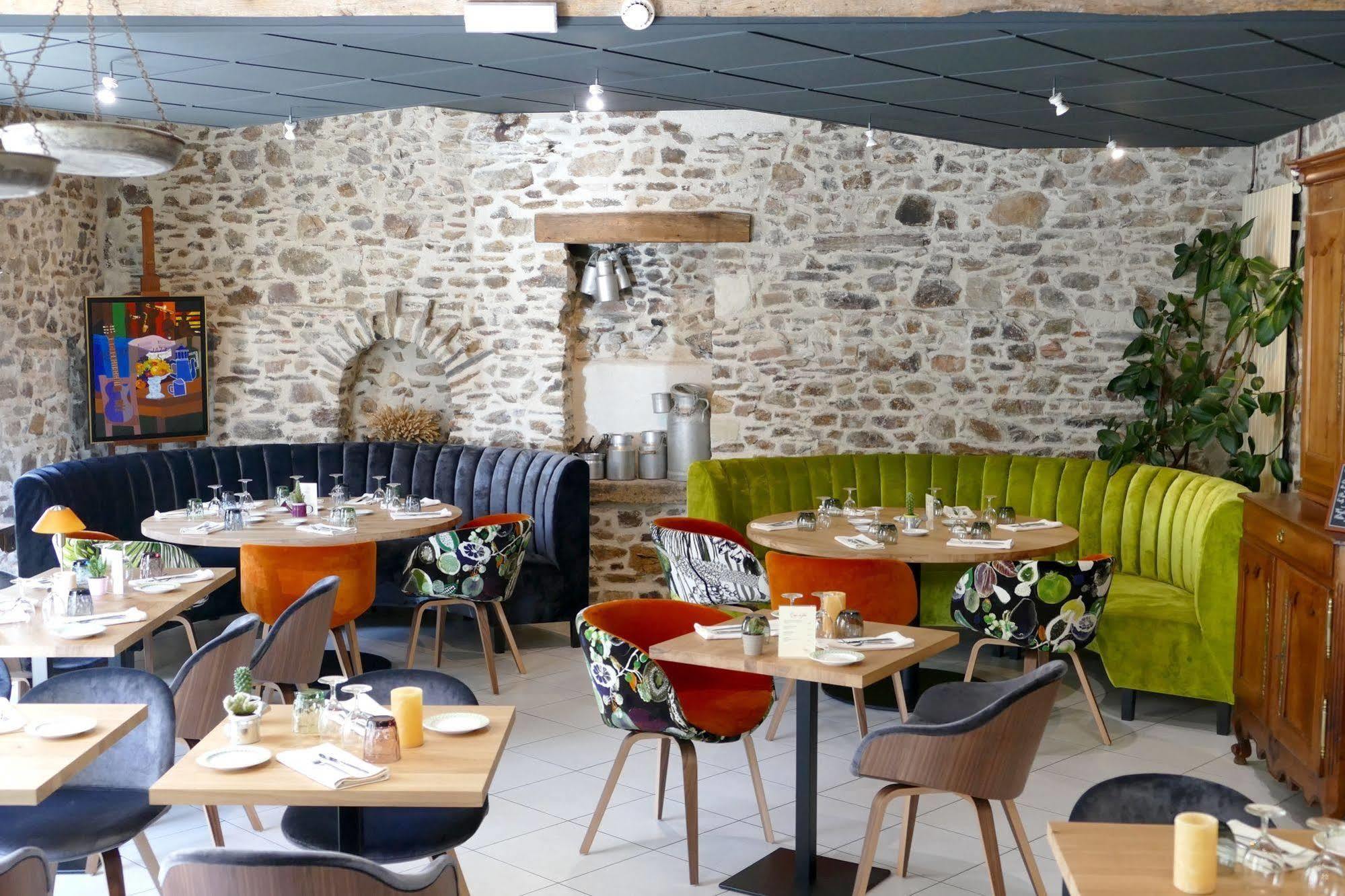 Logis Hotels Le Champalud Restaurant La Citadelle Oree-d'Anjou 외부 사진