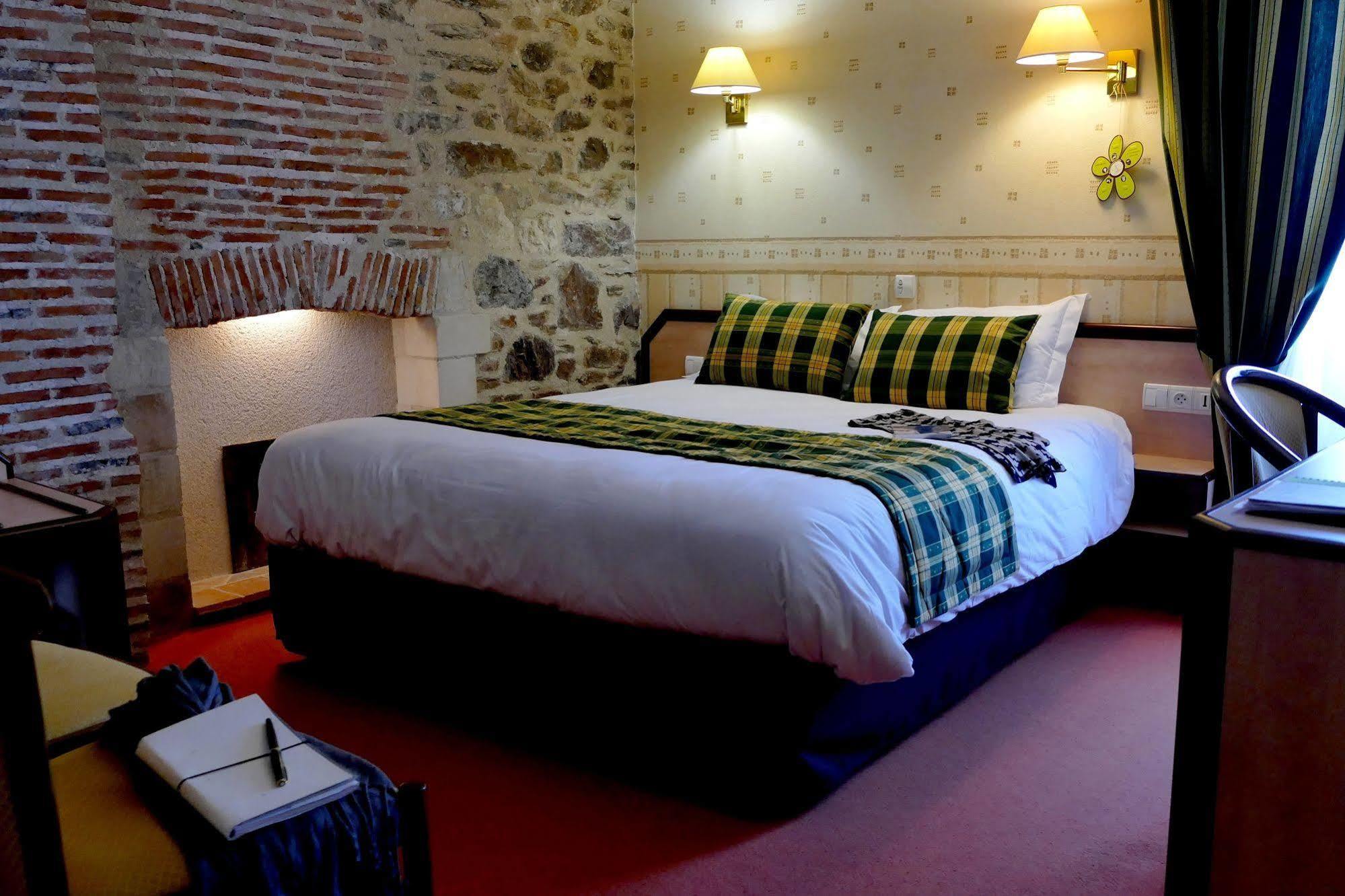 Logis Hotels Le Champalud Restaurant La Citadelle Oree-d'Anjou 외부 사진