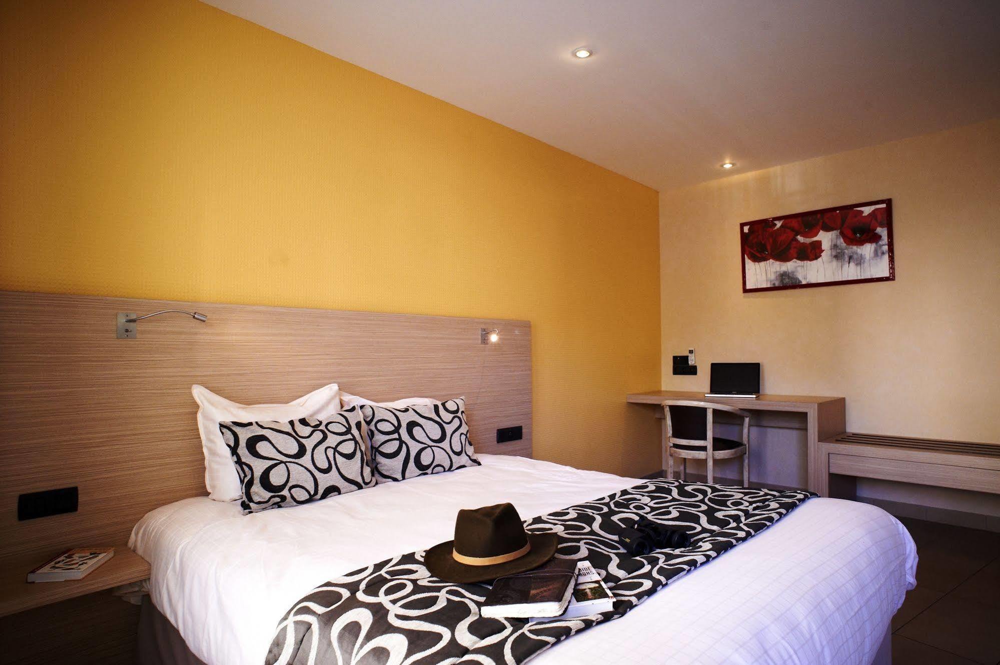Logis Hotels Le Champalud Restaurant La Citadelle Oree-d'Anjou 외부 사진