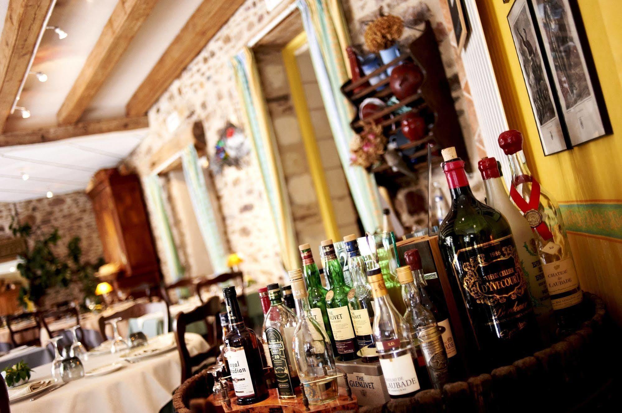 Logis Hotels Le Champalud Restaurant La Citadelle Oree-d'Anjou 외부 사진