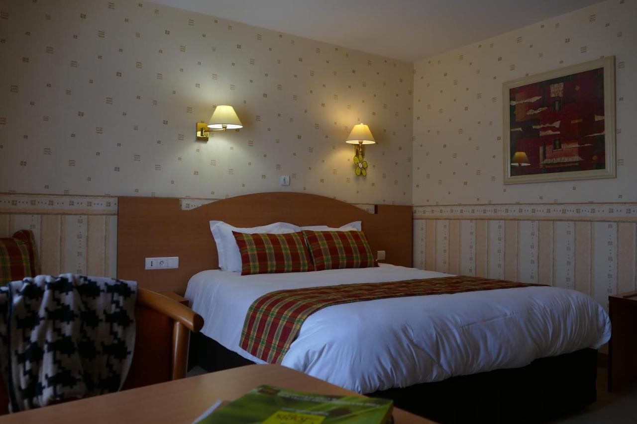 Logis Hotels Le Champalud Restaurant La Citadelle Oree-d'Anjou 외부 사진